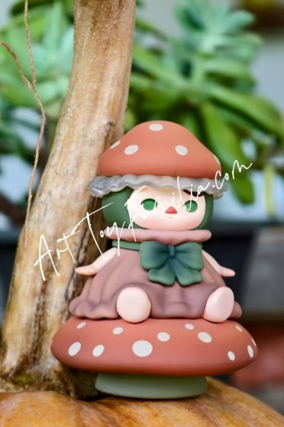 Pucky Ink Flowers Figurine