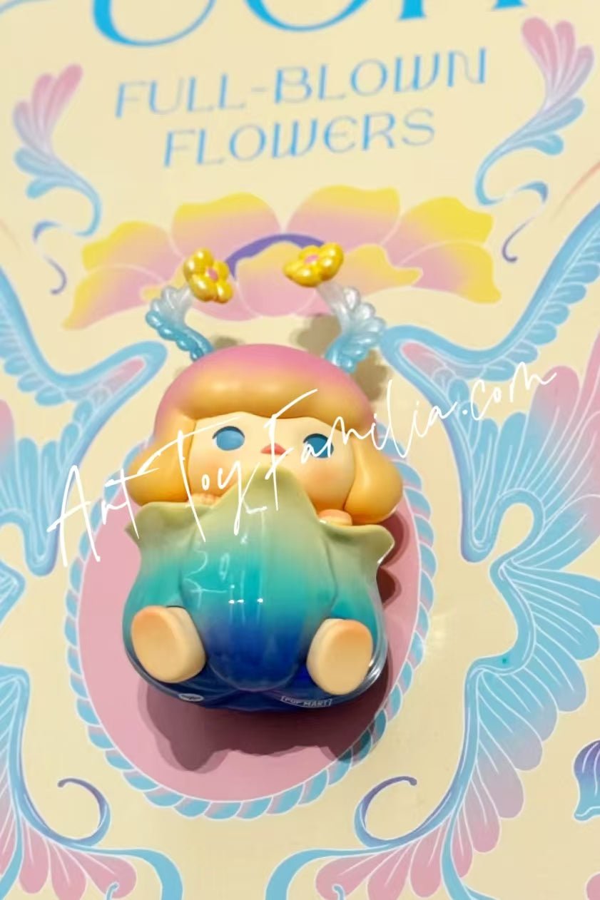 Pucky Full-Blown Flowers Figurine