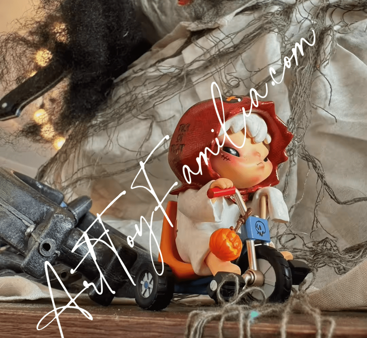 Hirono Halloween Figurines