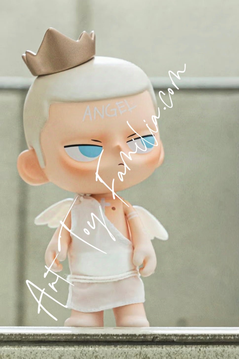 Kubo Angle Figurine