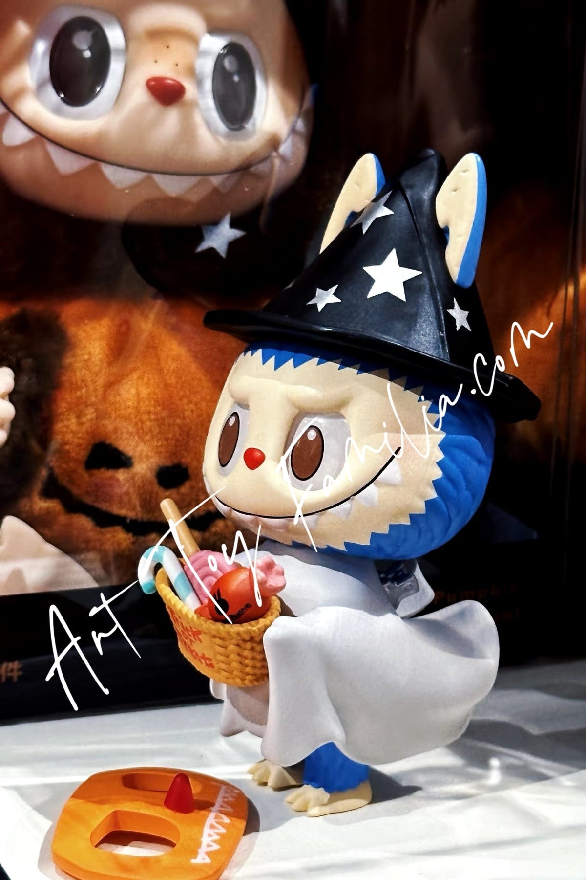 Labubu Trick-or-Treater Figurine