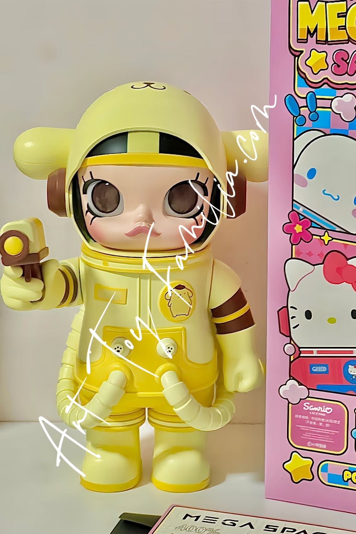 400% MEGA Space Molly 400% Sanrio Characters Series