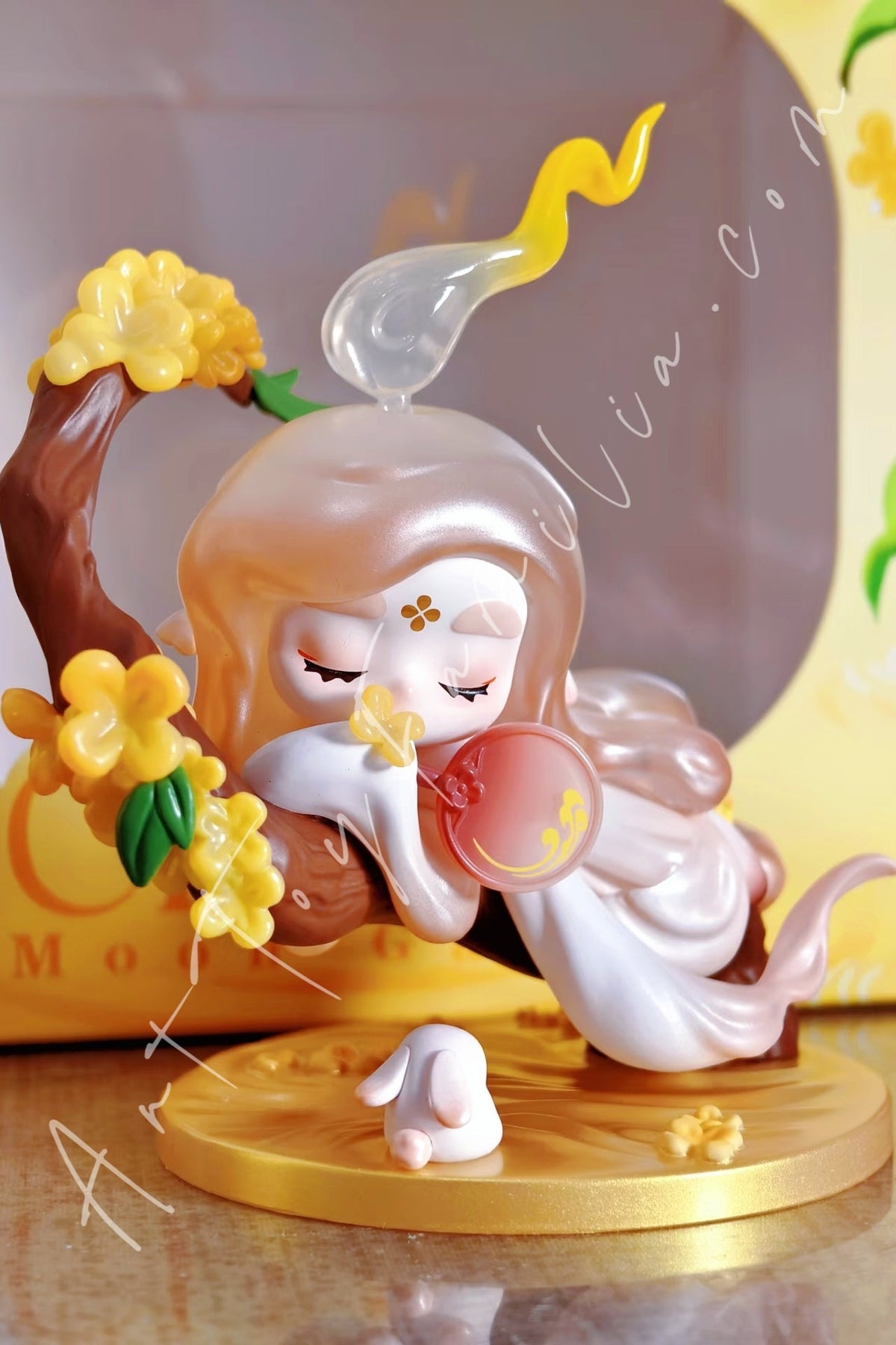 Chaka Moon Gazing Figurine