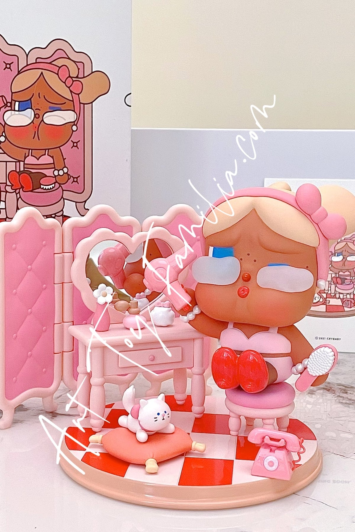 Crybaby The Dressing Room Figurine(Pink Ver.)