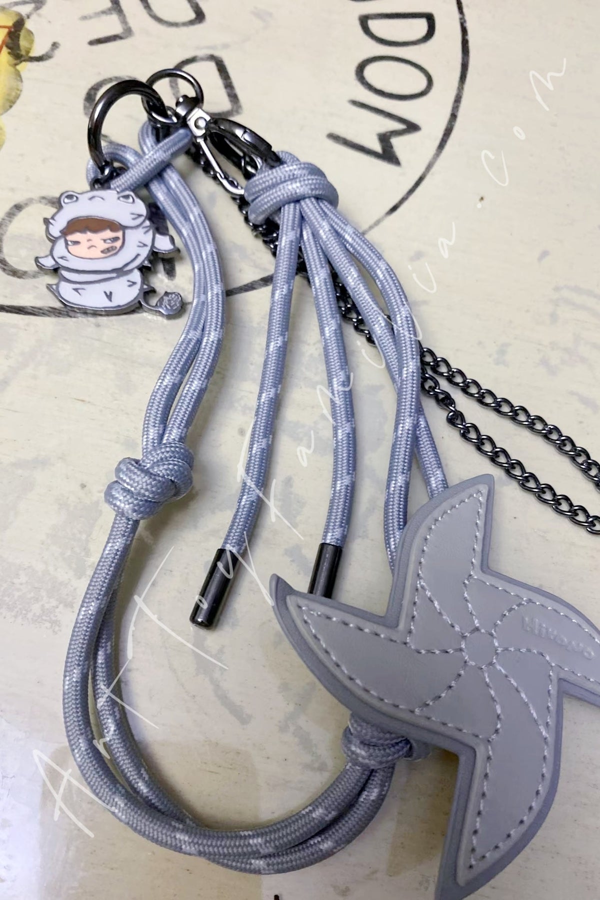 Hirono Echo Series Pendant Chain