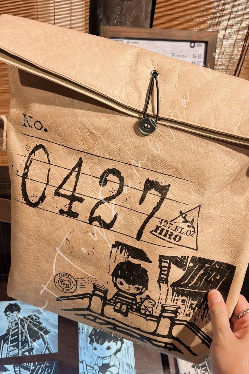 Hirono The Fleeting Years Series Message Bag