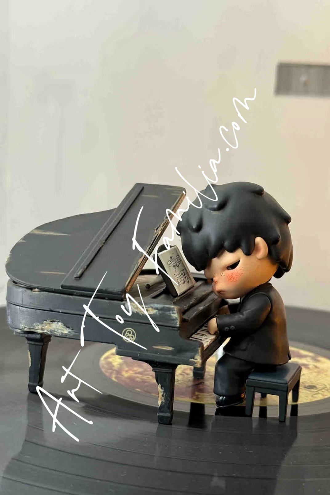 Hirono The Pianist Figurine